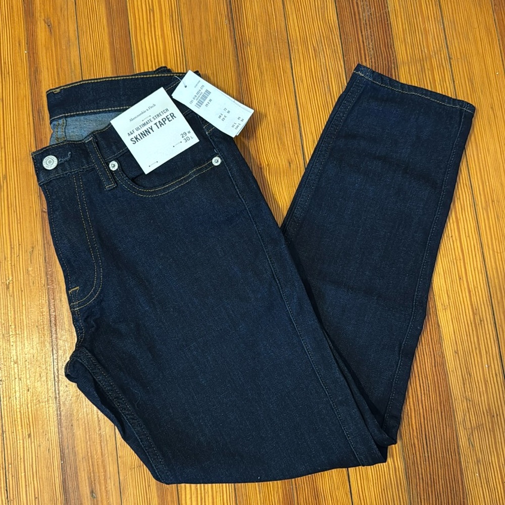 A&F Skinny Taper Jeans 29x30